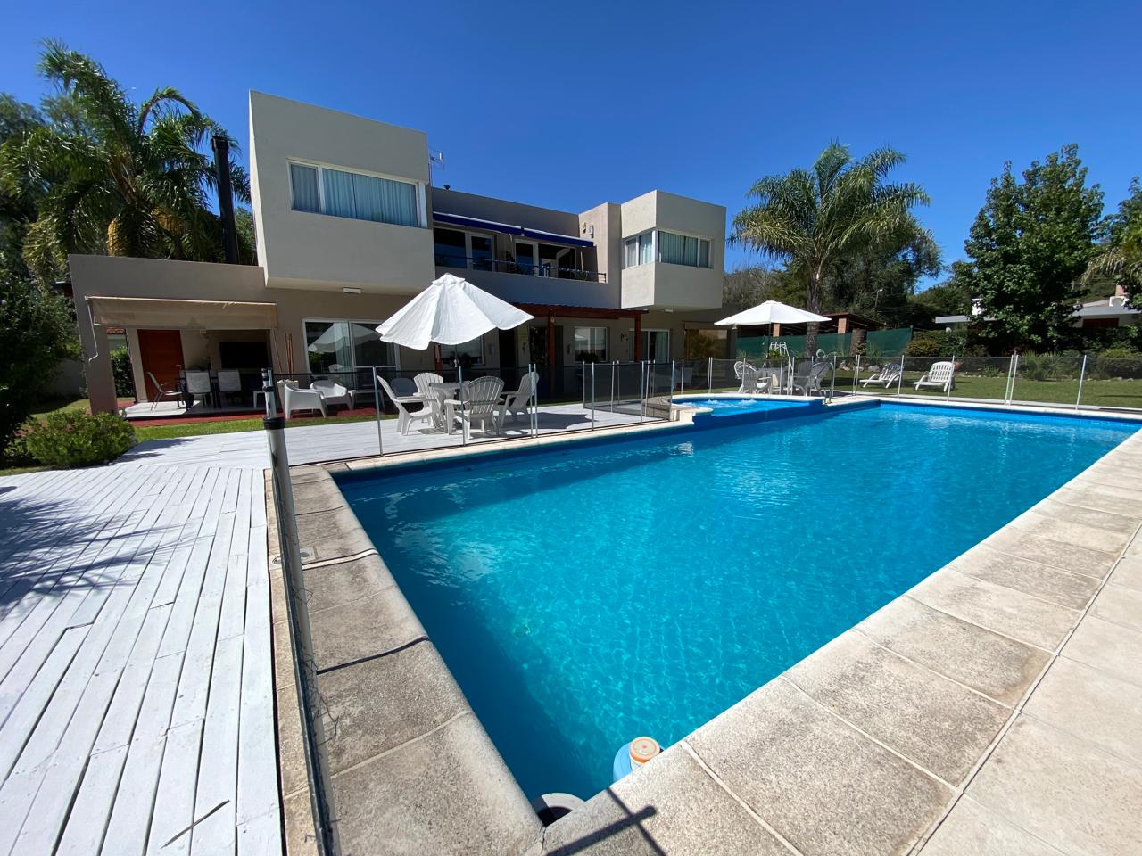 Complejo Turístico “El Descanso” + Residencia Colonial Restaurada